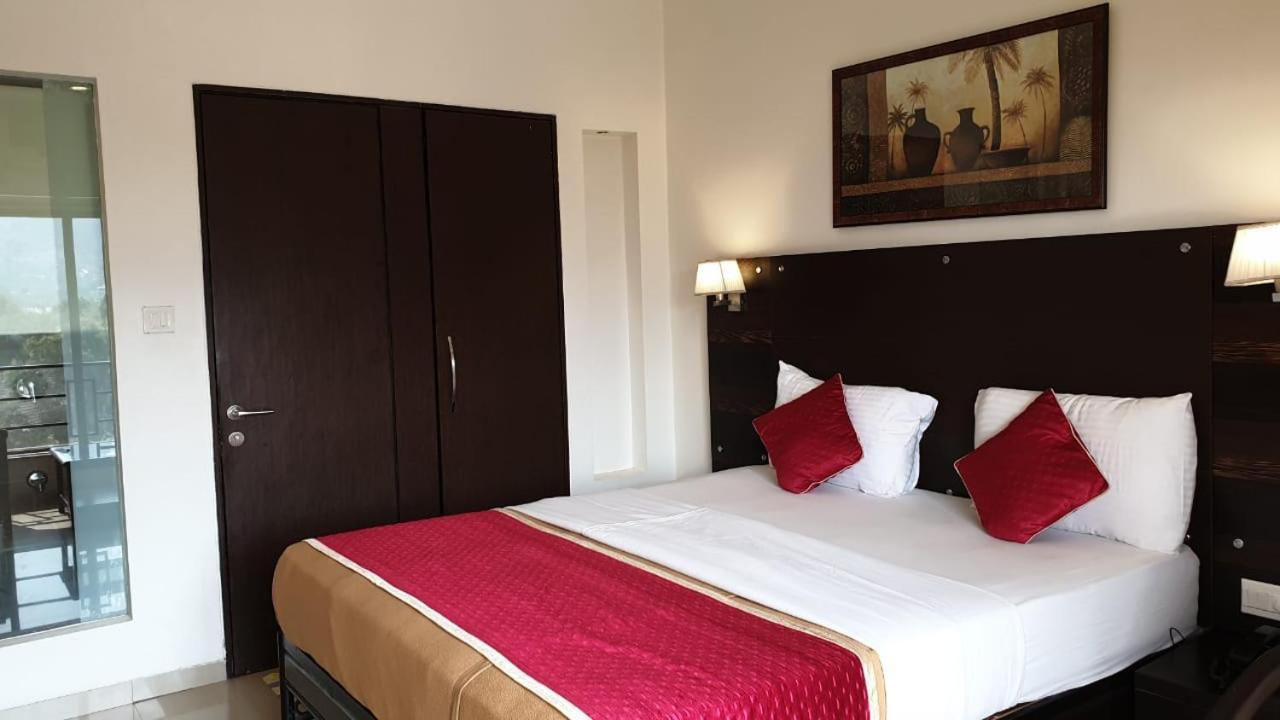 Resort Silver Hills Lonavala Dış mekan fotoğraf